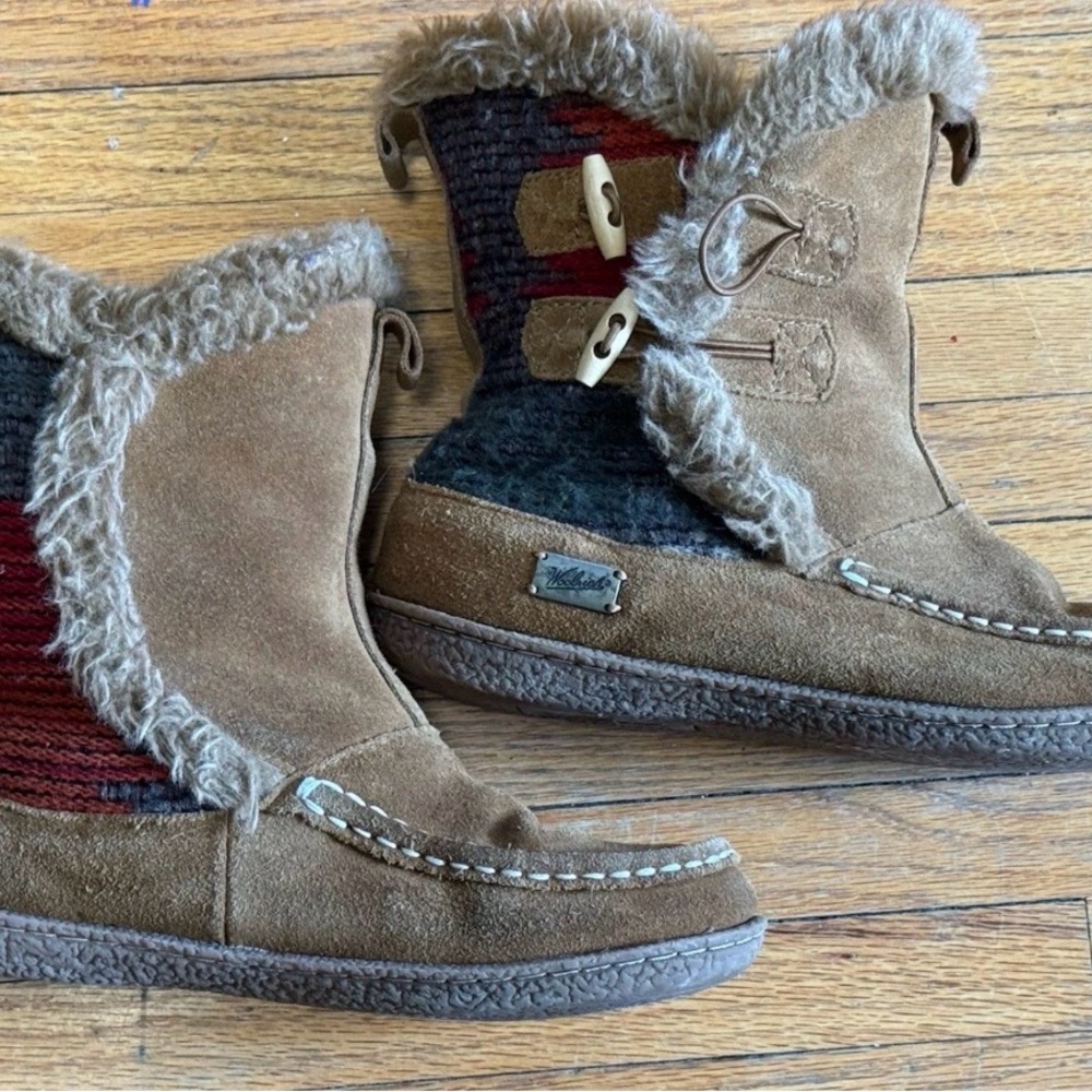 Woolrich Cozy Brown Suede Boots with Fur Trim